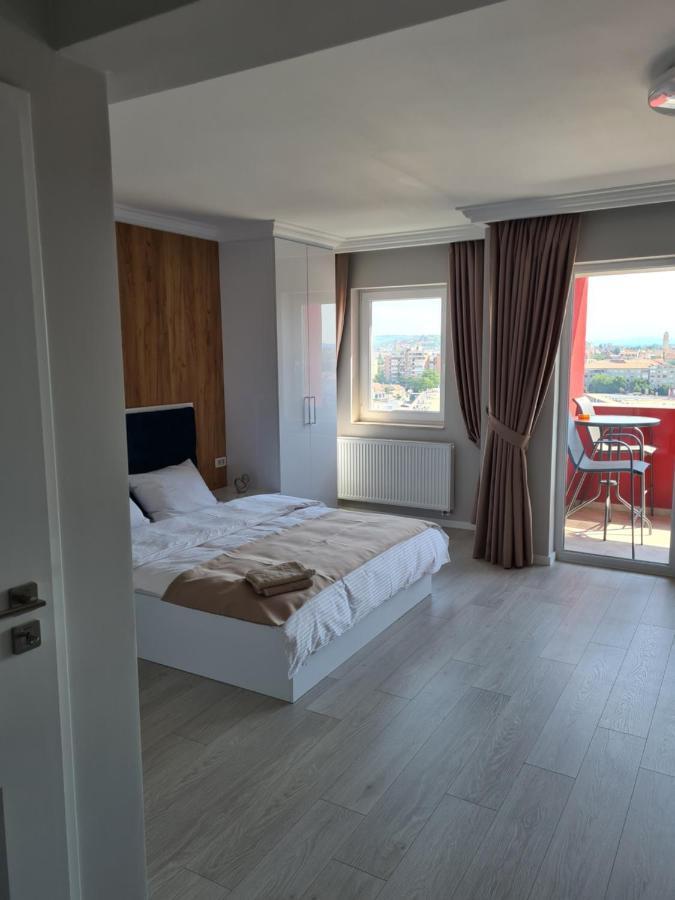 Modern Studio Орадя Экстерьер фото